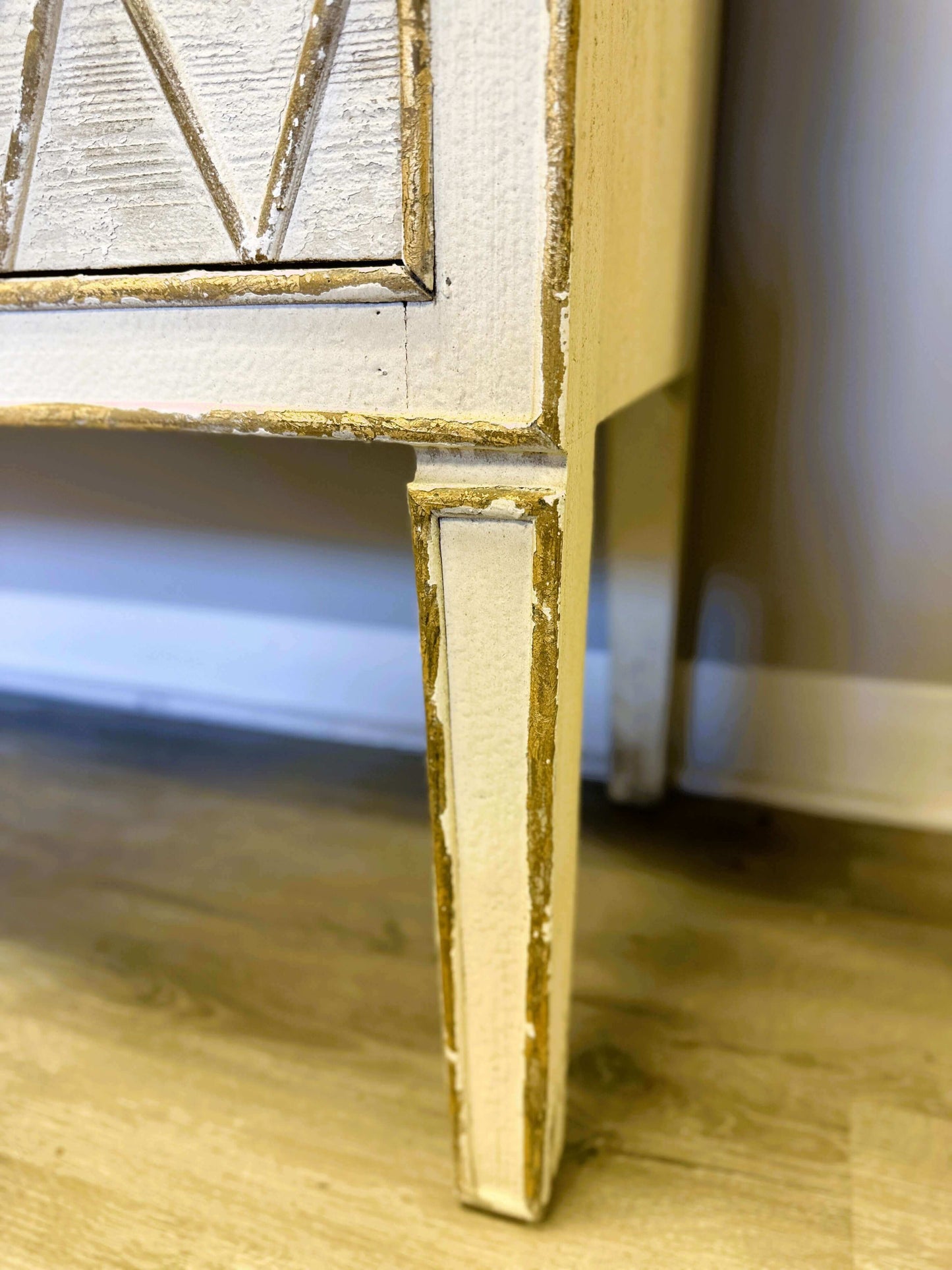 Vintage Dresser with Diamond Pattern in White and Gold