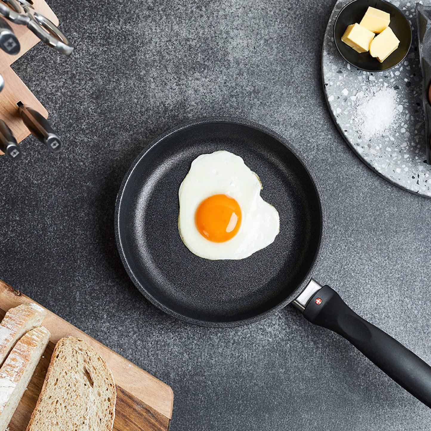 XD Nonstick Fry Pan with Glass Lid