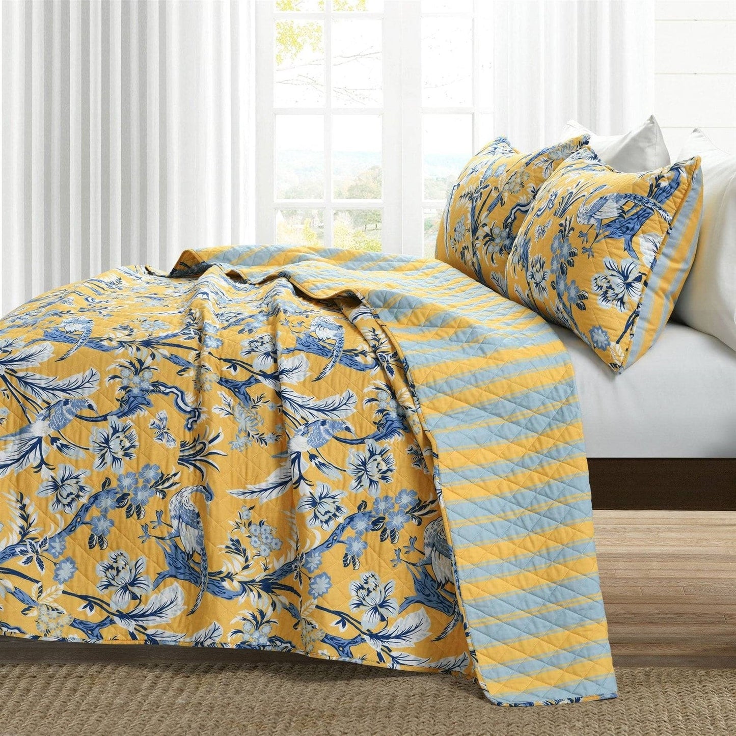 Full/Queen Yellow Blue Peacocks Floral Lightweight Polyester 3-Piece Quilt Set
