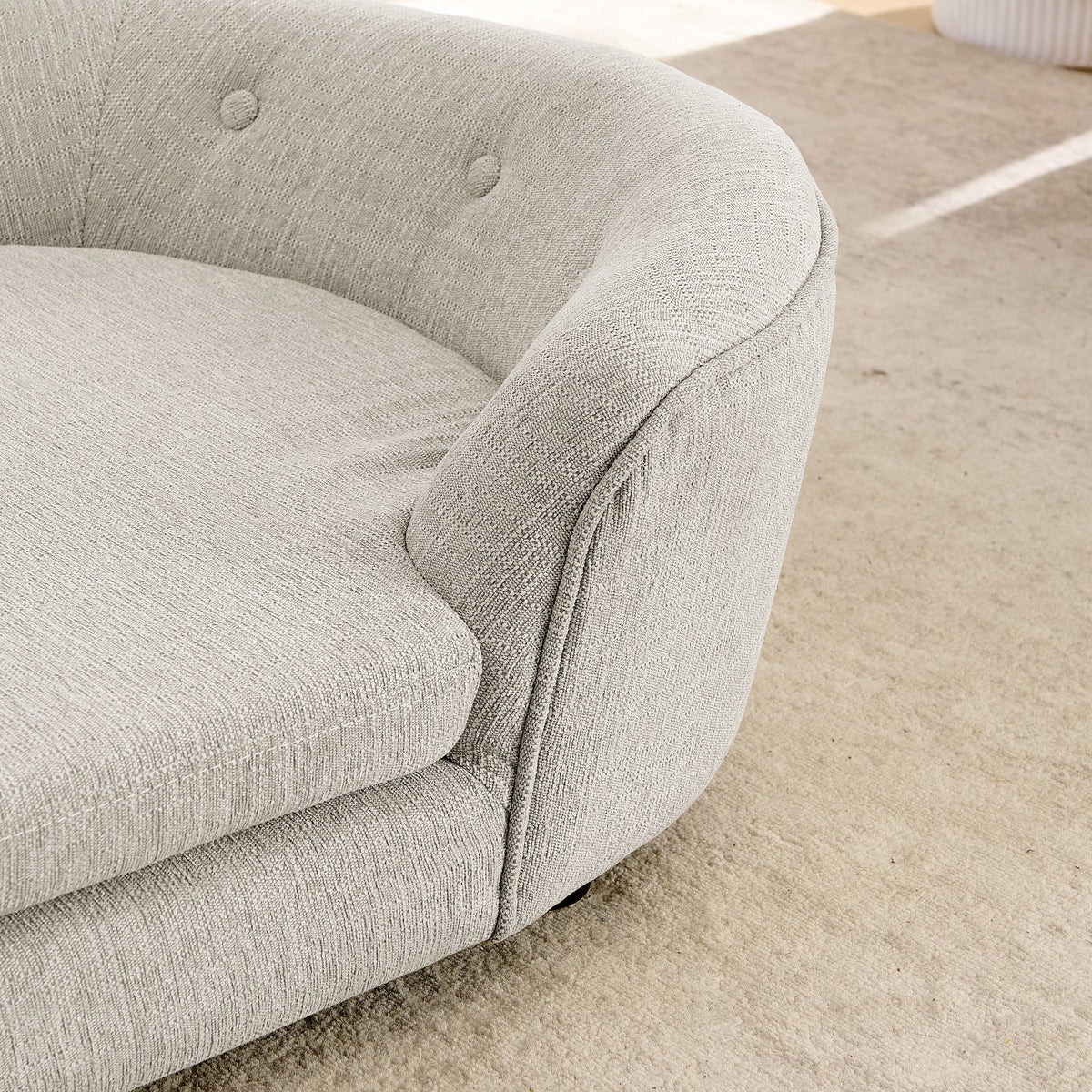Oversized Oval Semi-Enclosed Dog Sofa