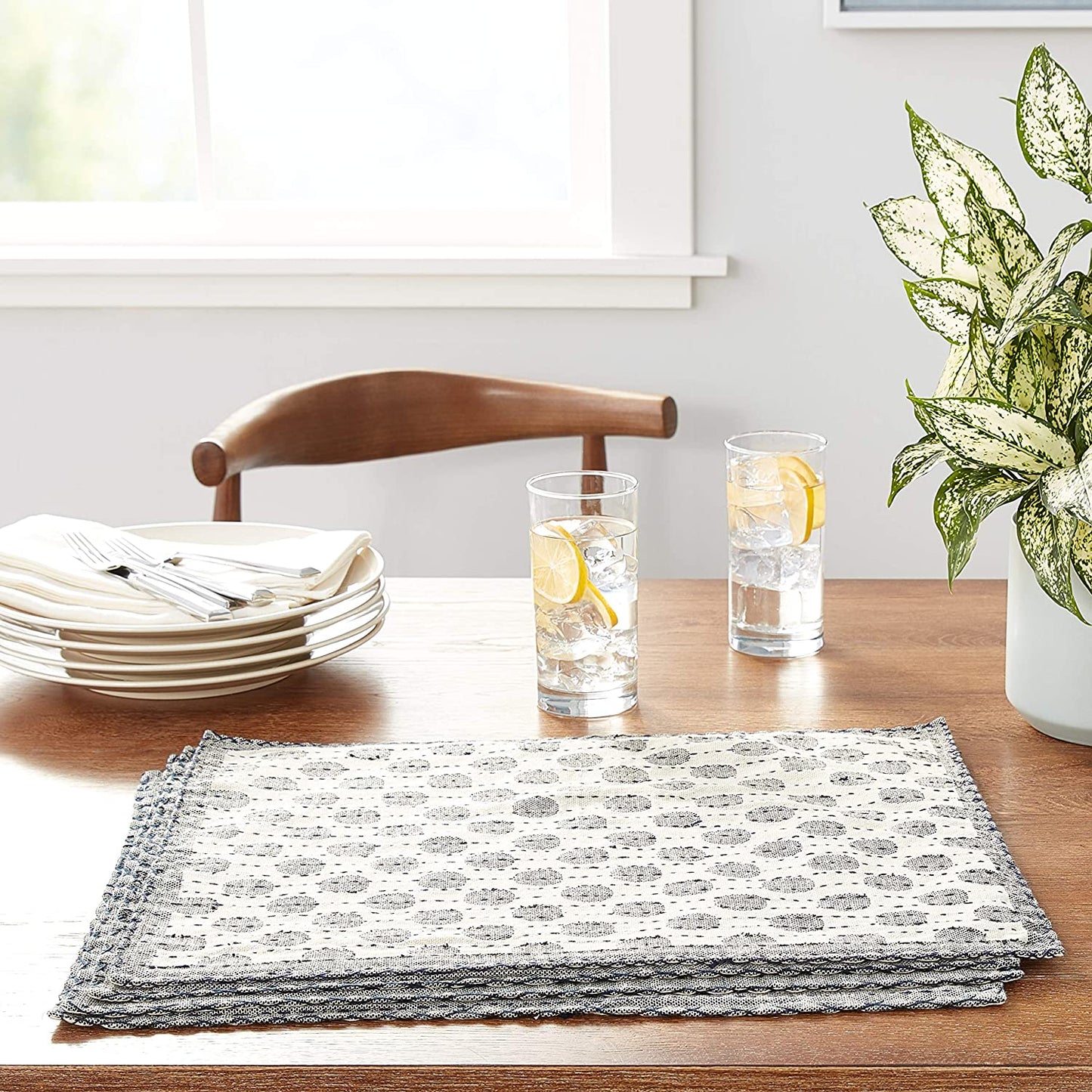 Artisan Hand Loomed Placemat - Gray Dots - 14" x 19"- Set of 4 Arcadia Home