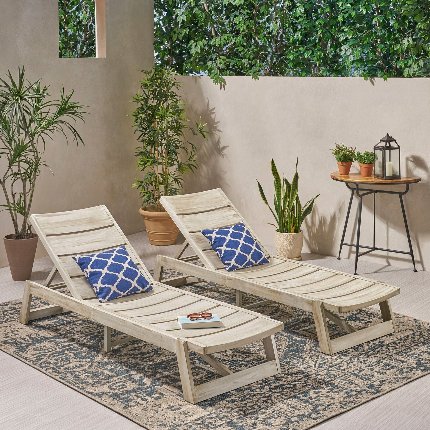 Maki Chaise Lounge