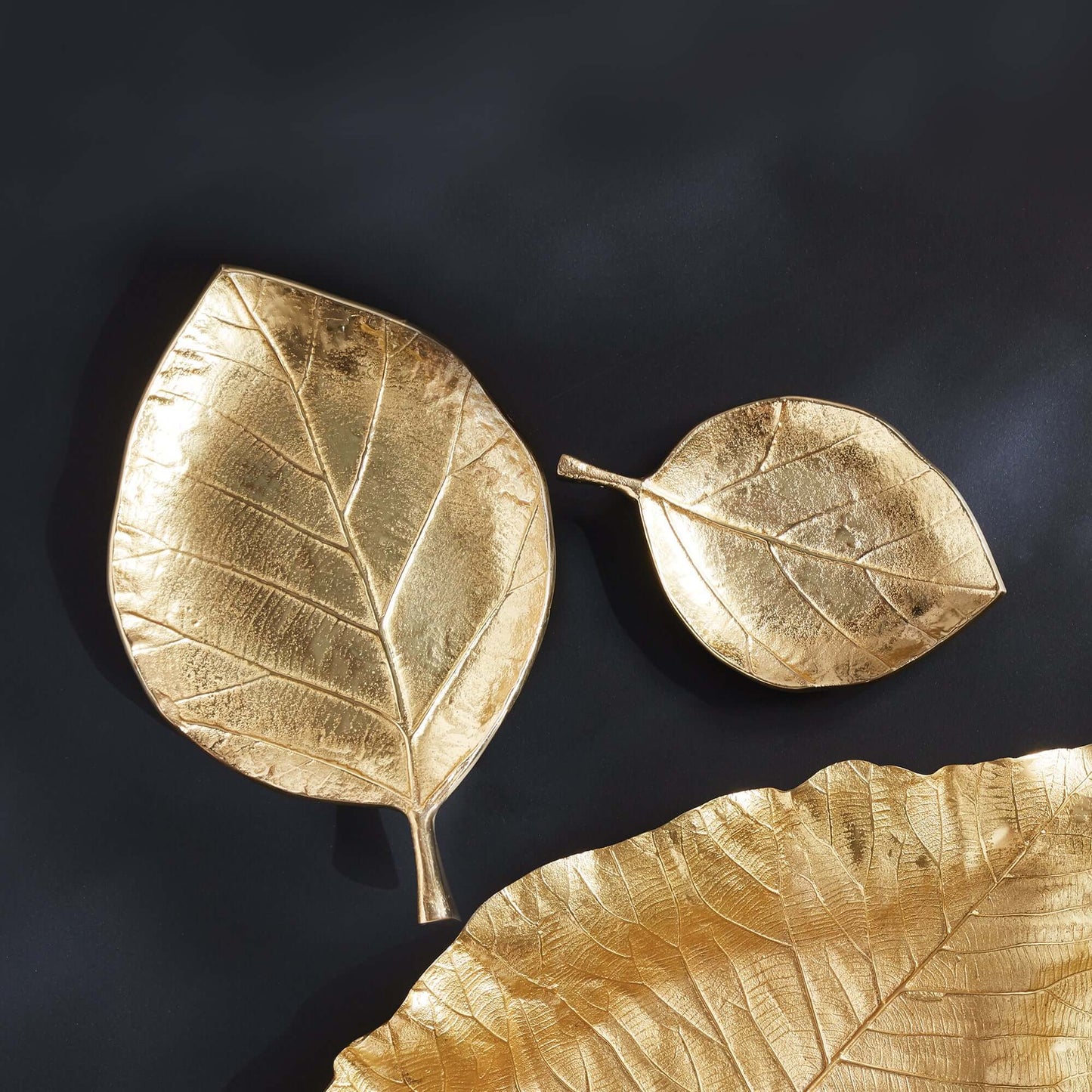 Decorative Gold Leaf-Shaped Trays (Set of 2)