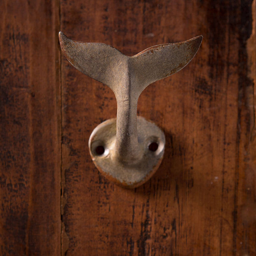 Distressed Metal Whale Tail Wall Hook for Coastal Style (Set of 2)