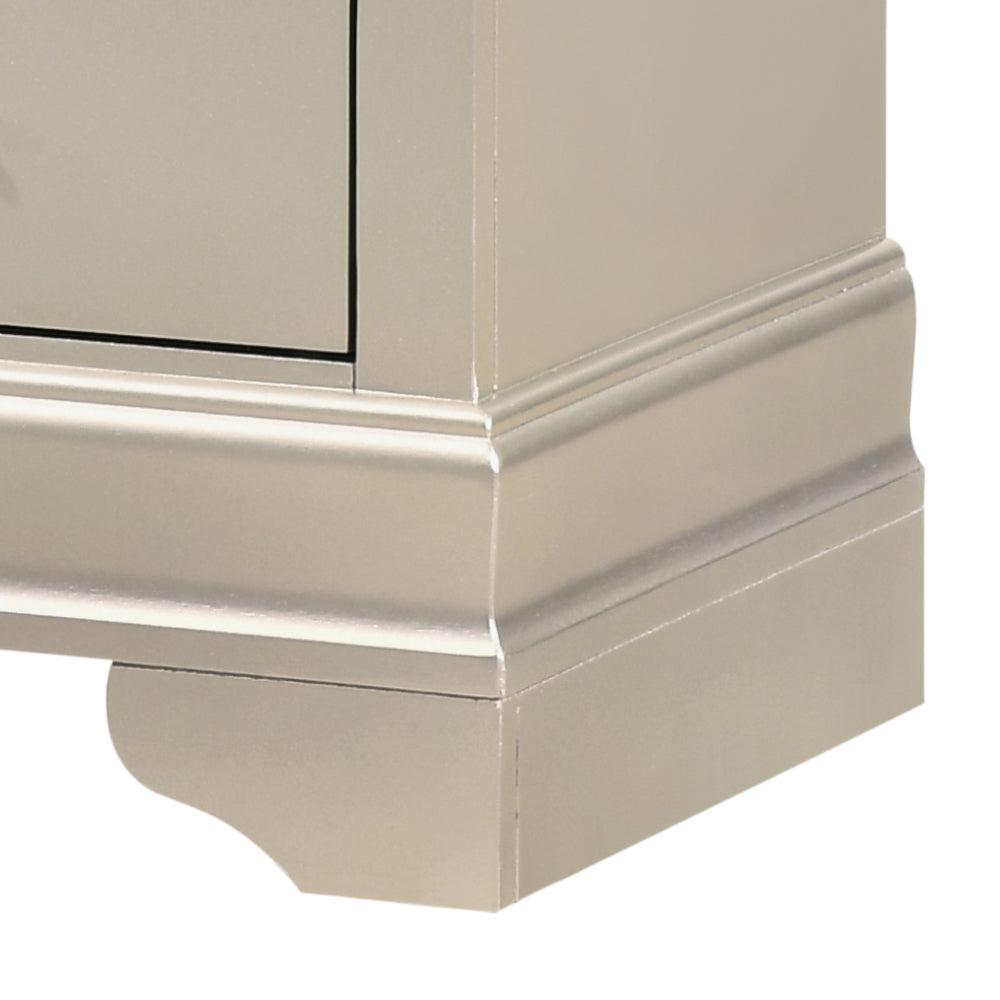 Elegant Traditional Nightstand