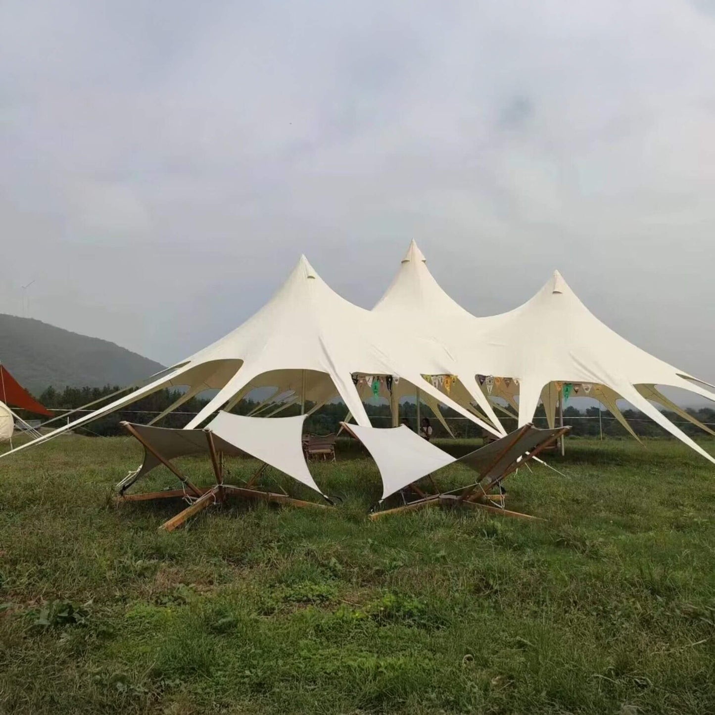 Extra Large Portable Waterproof Multifunctional Outdoor Rain Tarp Canopy (SAK79811)