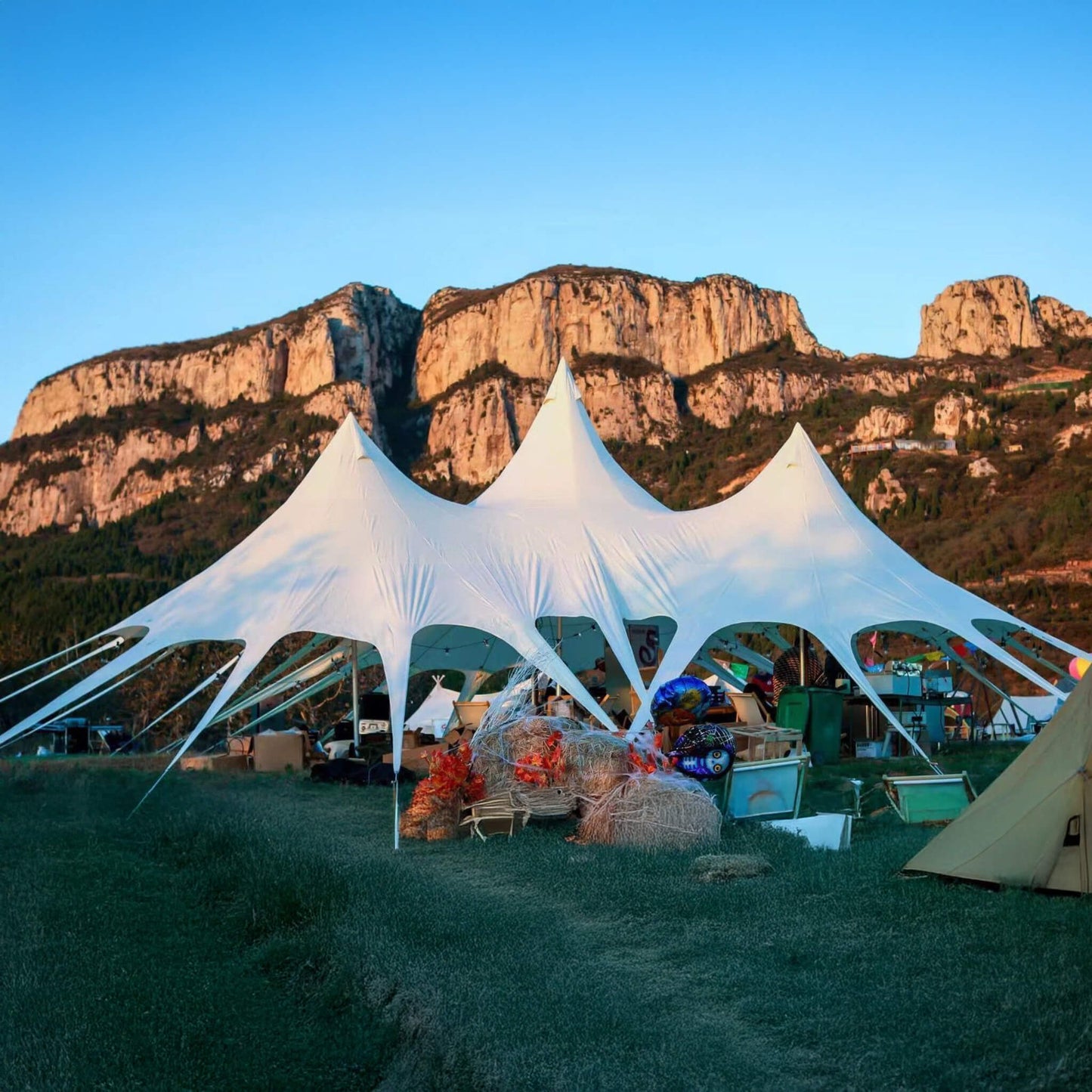 Extra Large Portable Waterproof Multifunctional Outdoor Rain Tarp Canopy (SAK79811)