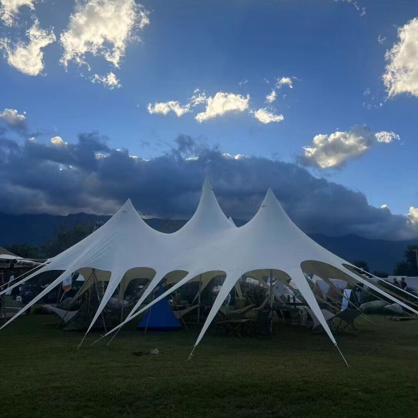 Extra Large Portable Waterproof Multifunctional Outdoor Rain Tarp Canopy (SAK79811)