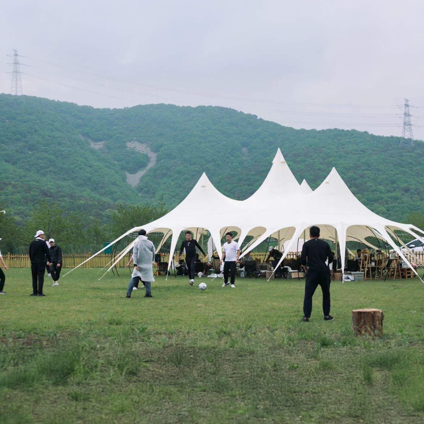 Extra Large Portable Waterproof Multifunctional Outdoor Rain Tarp Canopy (SAK79811)