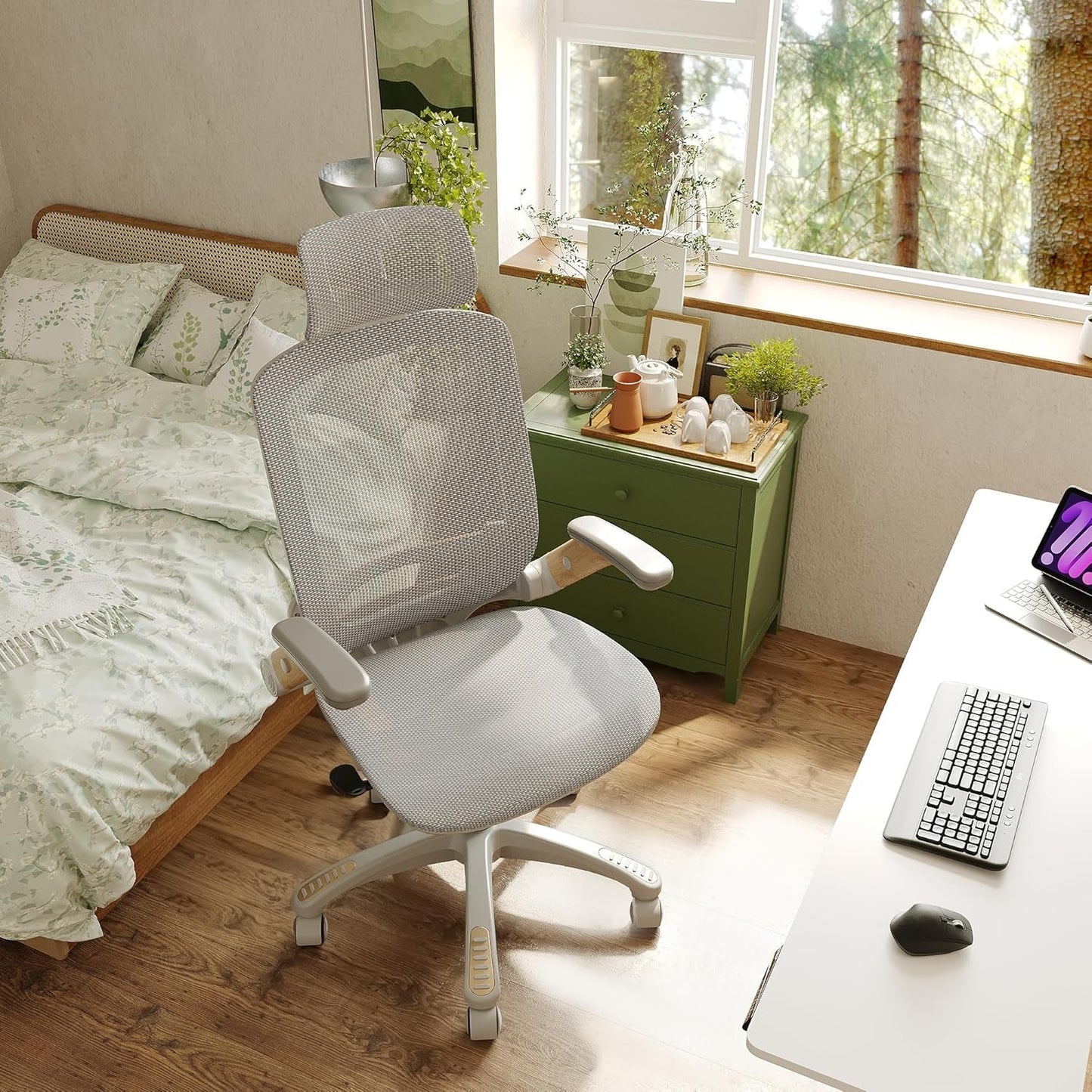 White Mesh Ergonomic Office Chair With Headrest Tilt 400Lbs