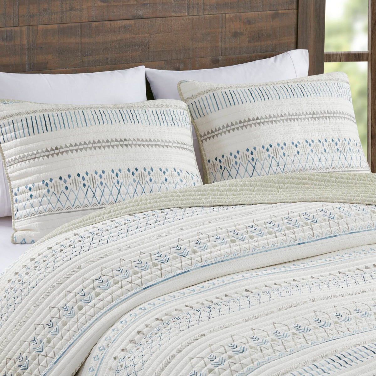3 Piece Seersucker Quilt Set - Taupe/Blue King/California King