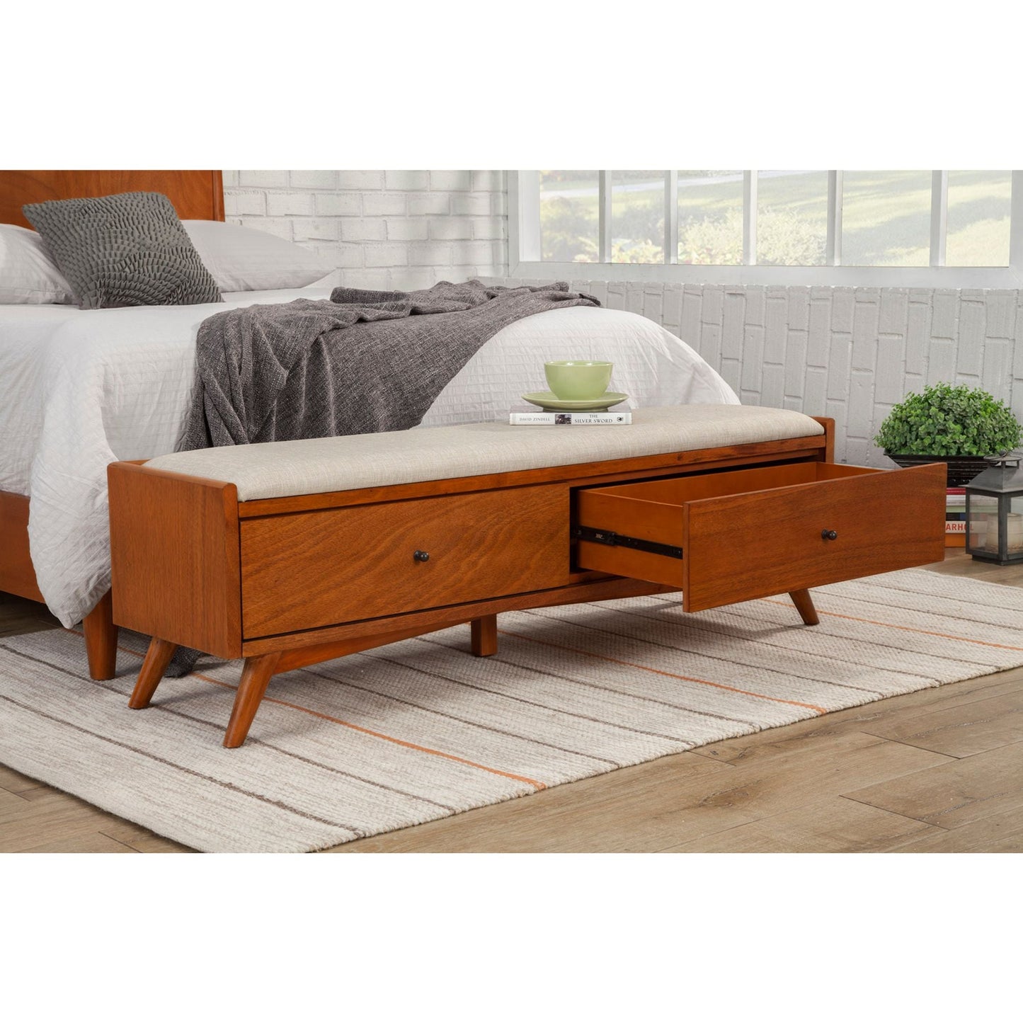 Flynn Bench, Chestnut