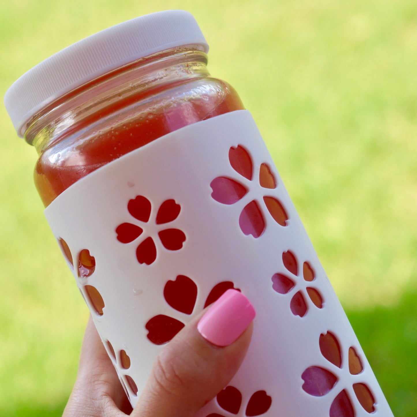 Flower Petals Silicone Protective Bottle Sleeves Set, for 16oz Bottles (White)