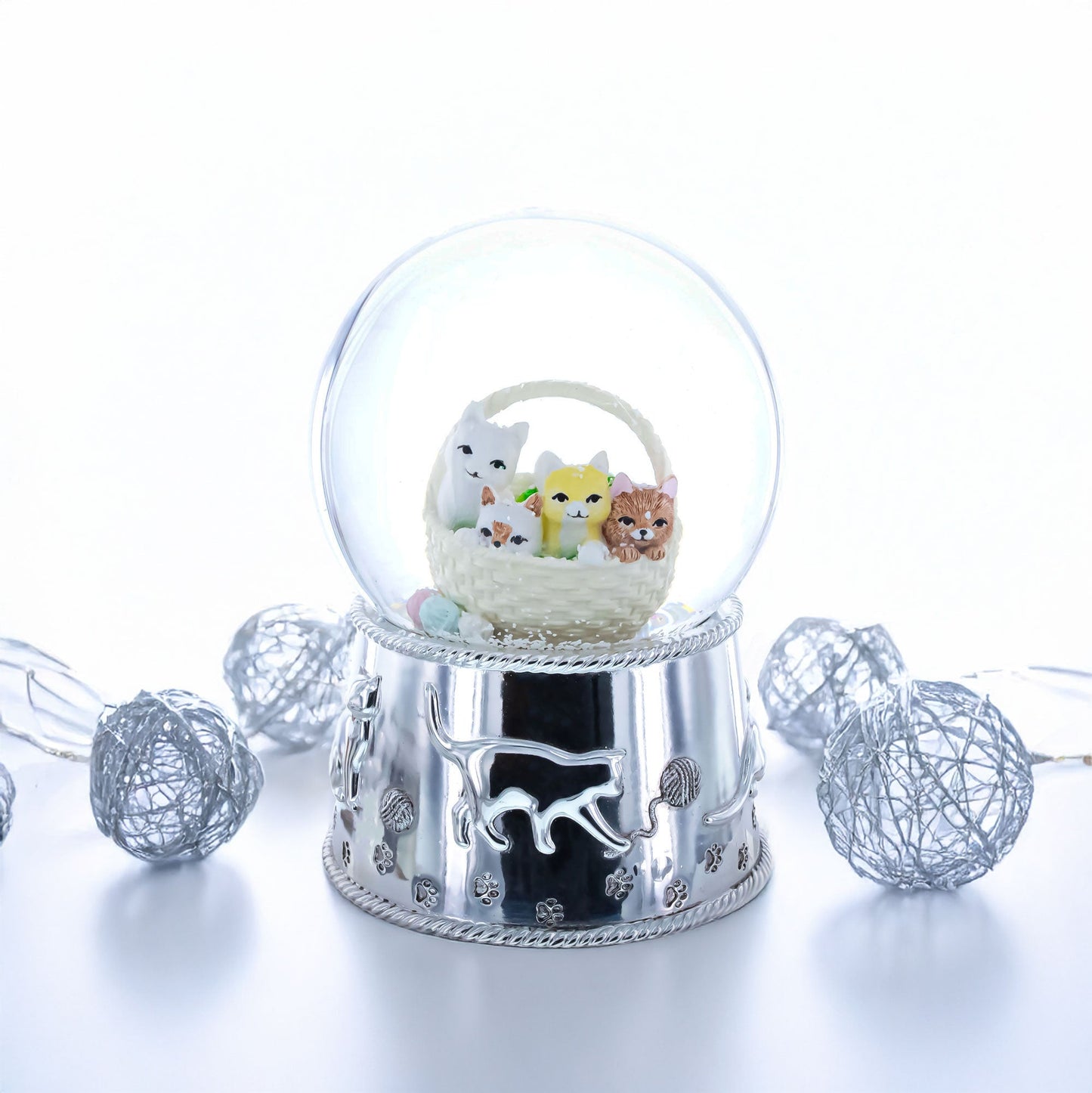 Kittens in a Basket Glass Water Snow Globe