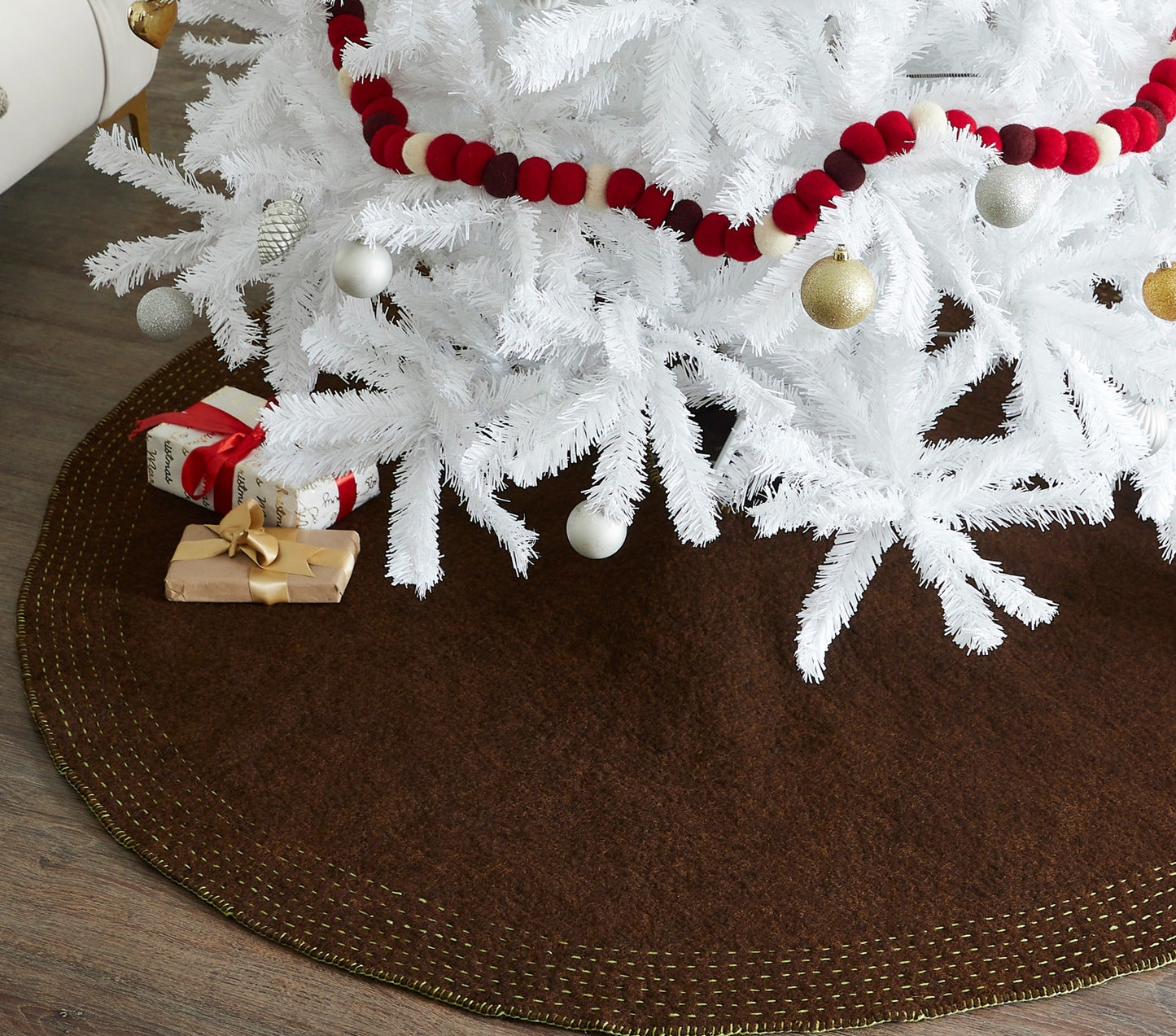 Handmade White House Design Quilted Edge Christmas Tree Skirt Felt 60" Arcadia Home