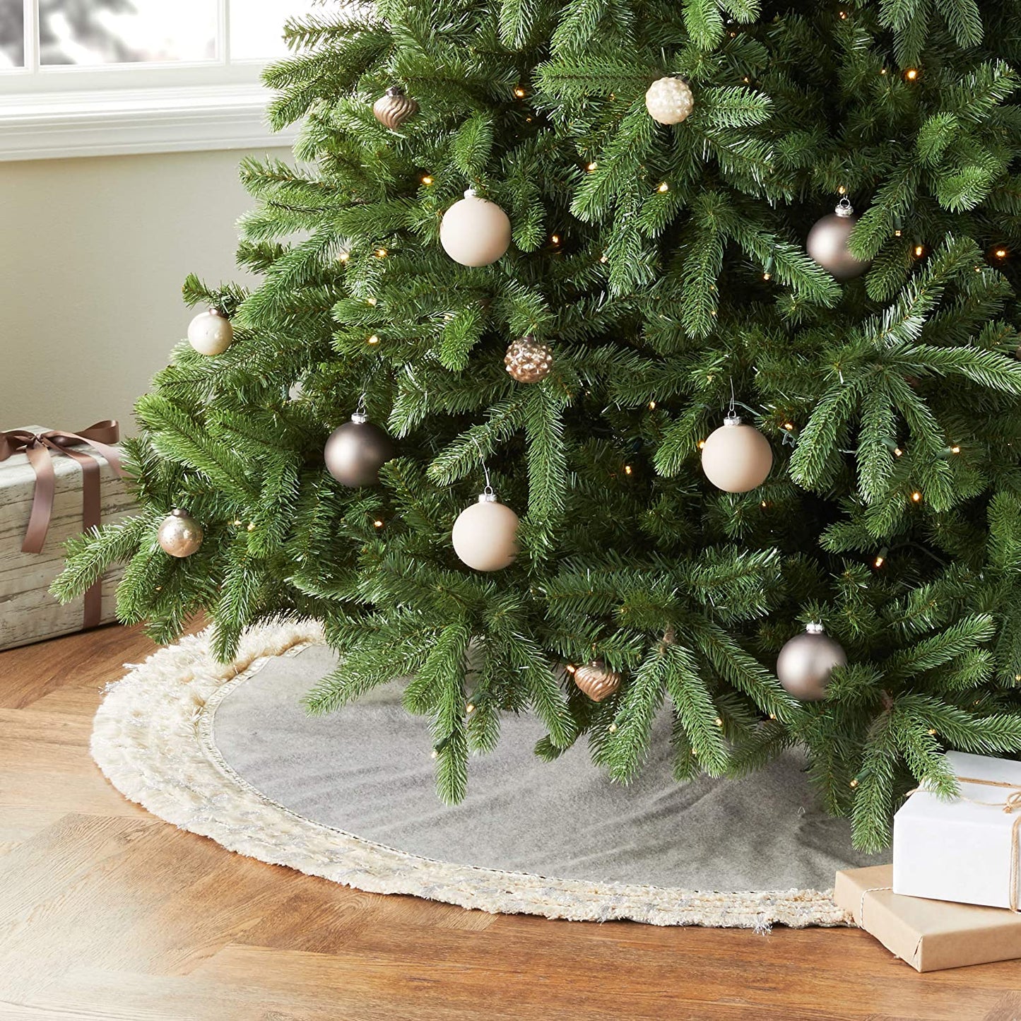 Handmade Gray Fringe Border Wool Christmas Tree Skirt 60" Arcadia Home