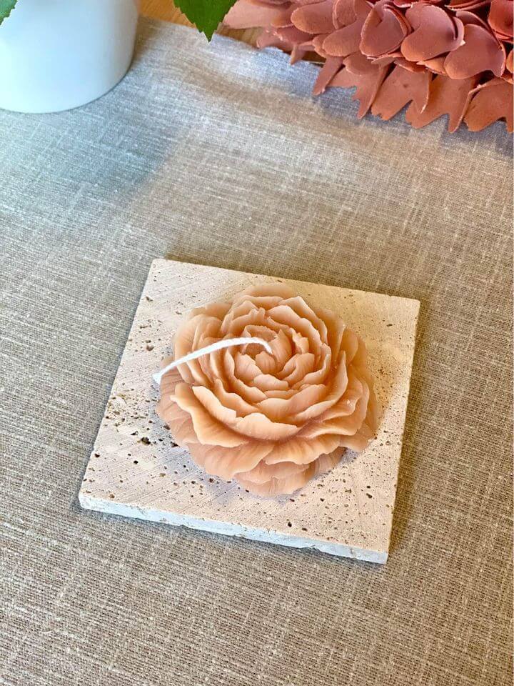 Peony Scented Candle — The Essence of Elegant Luxury