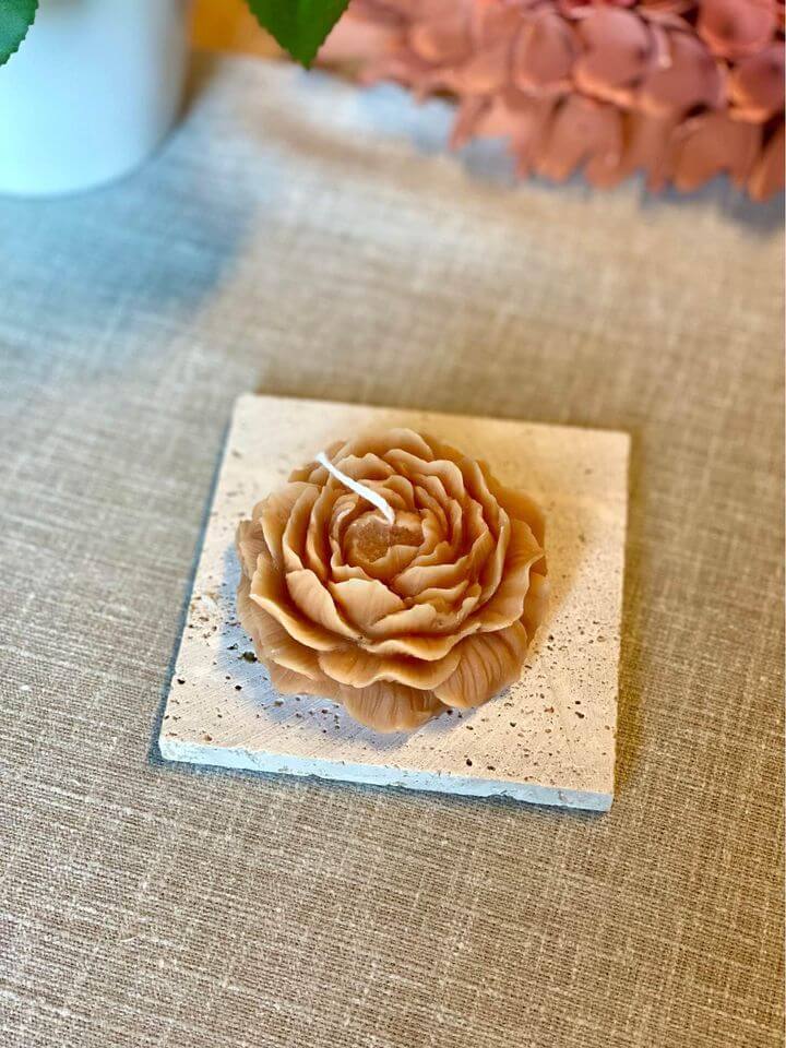 Peony Scented Candle — The Essence of Elegant Luxury