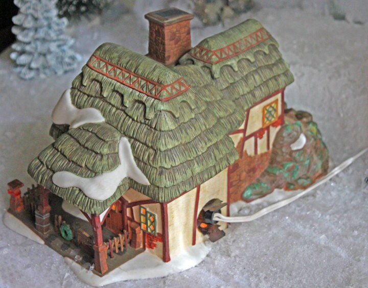 Department 56 Christmas Village Crooked Fence Cottage