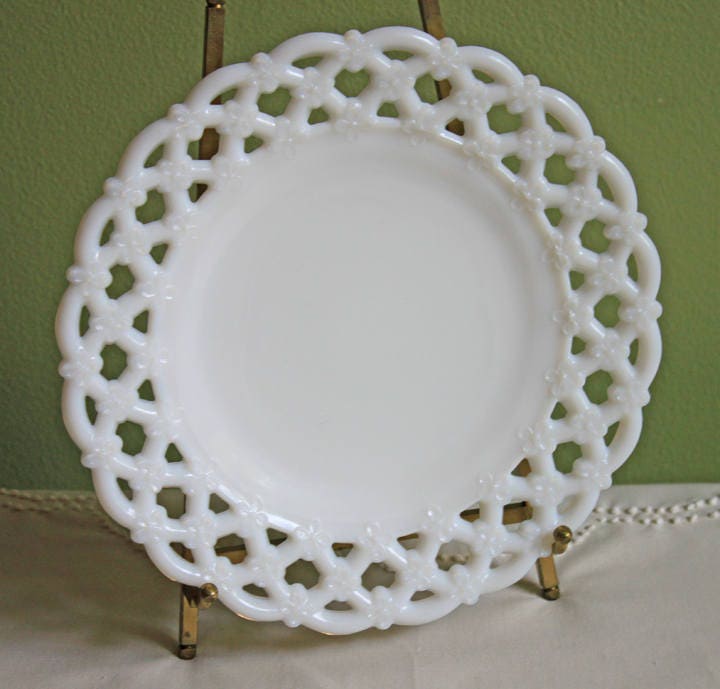 Vintage Serving Platter. Fine Porcelain Serving Dish by Schumann Arzberg, Germany.  White Tableware with Gold Rime and Detailing..