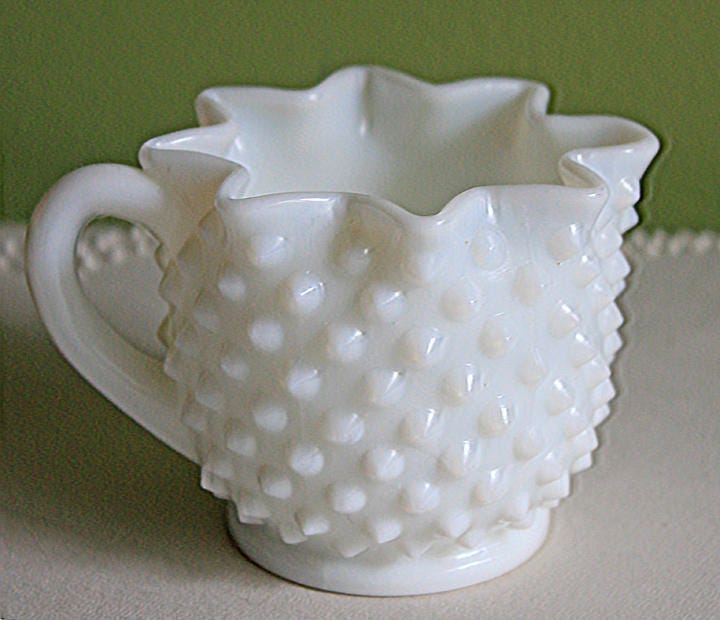 Milk Glass Creamer or Sauce Dish. 3-Dimensional Leaf Motif. Quilt Pattern. Serving Dish. Scalloped Edge Creamer or Saucier. Fine Dining.