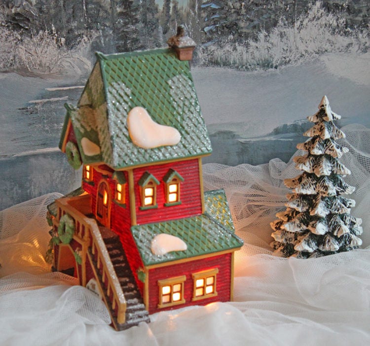 Christmas Village Department 56 Santa Rooming House - North Pole Series