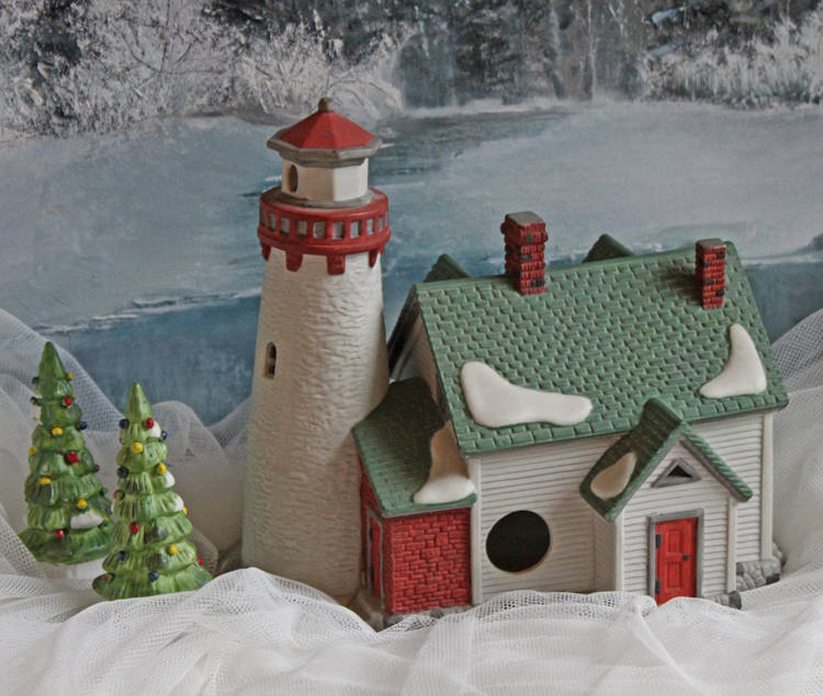 Department 56 Christmas Village Light House - Craggy Cove