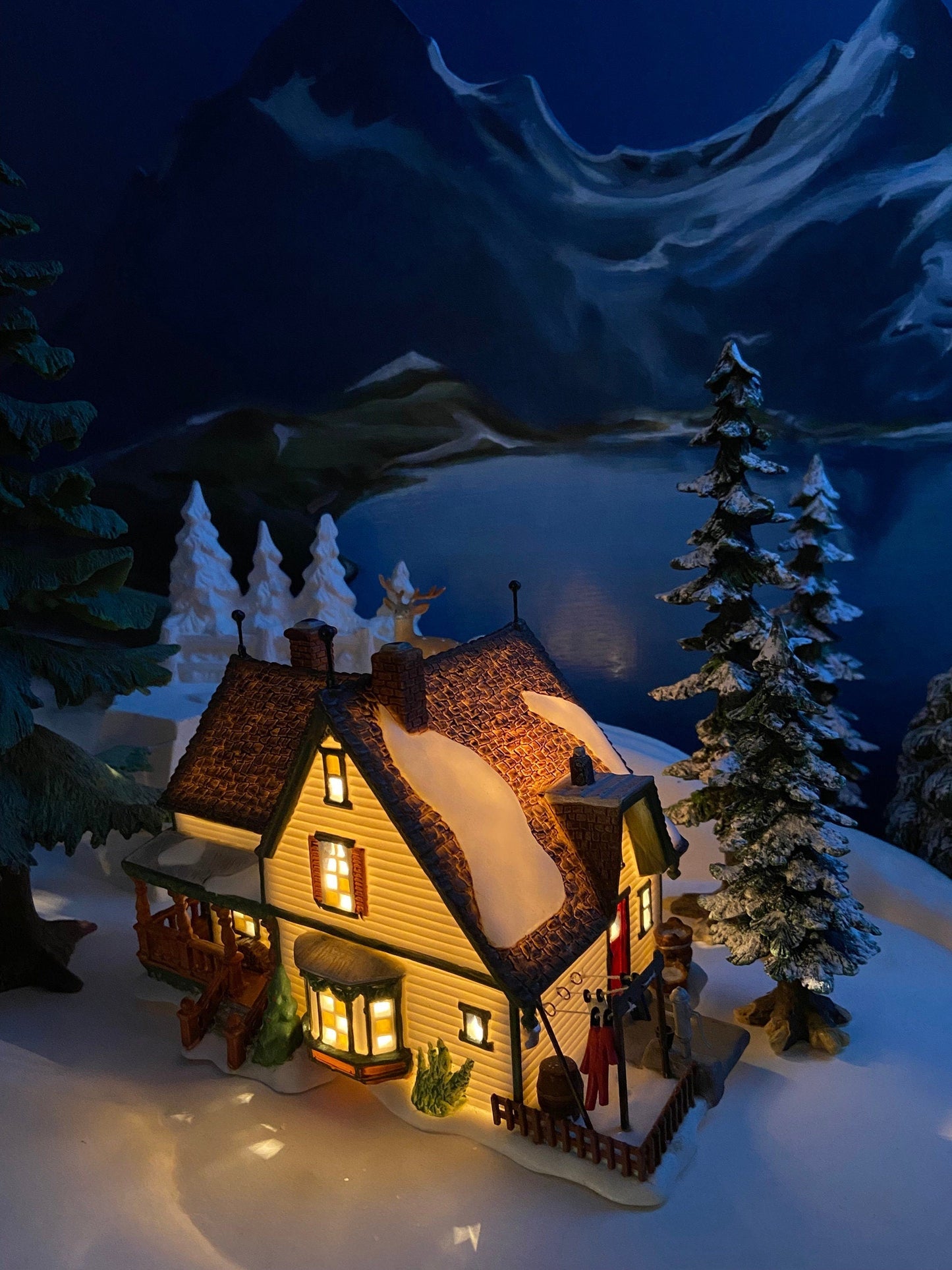 Christmas Village Accessories by Department 56.  Illuminated Harper's Farmhouse. New England Village Series.