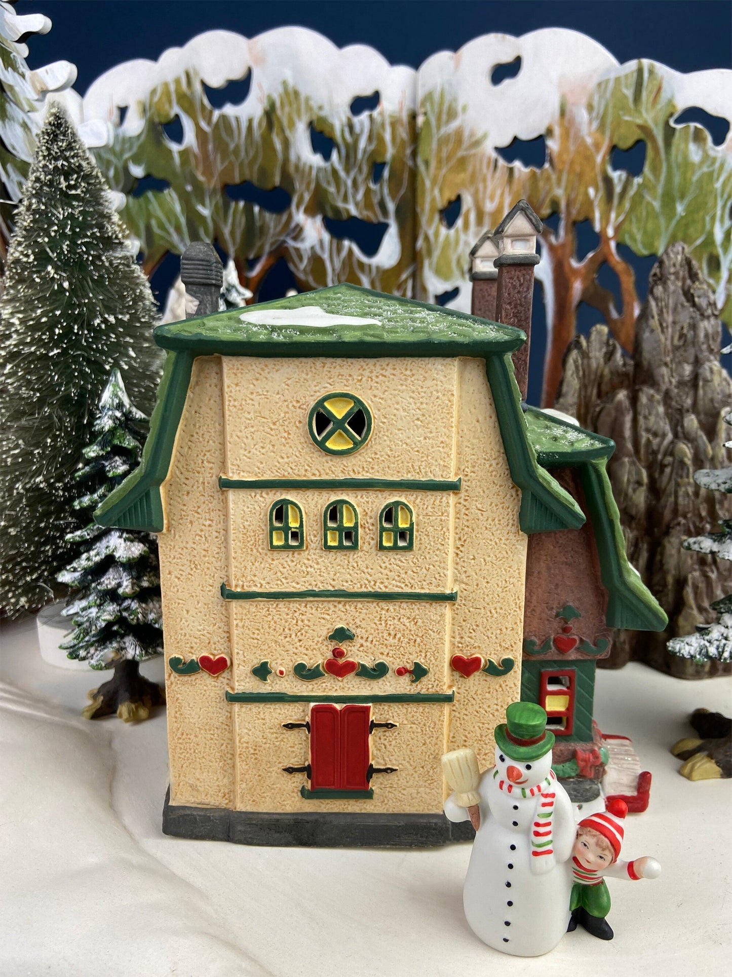 Department 56 Illuminated House. Elfie's Sleds and Skates. North Pole Series. Hand Painted Porcelain Building with Lights. Christmas Decor.
