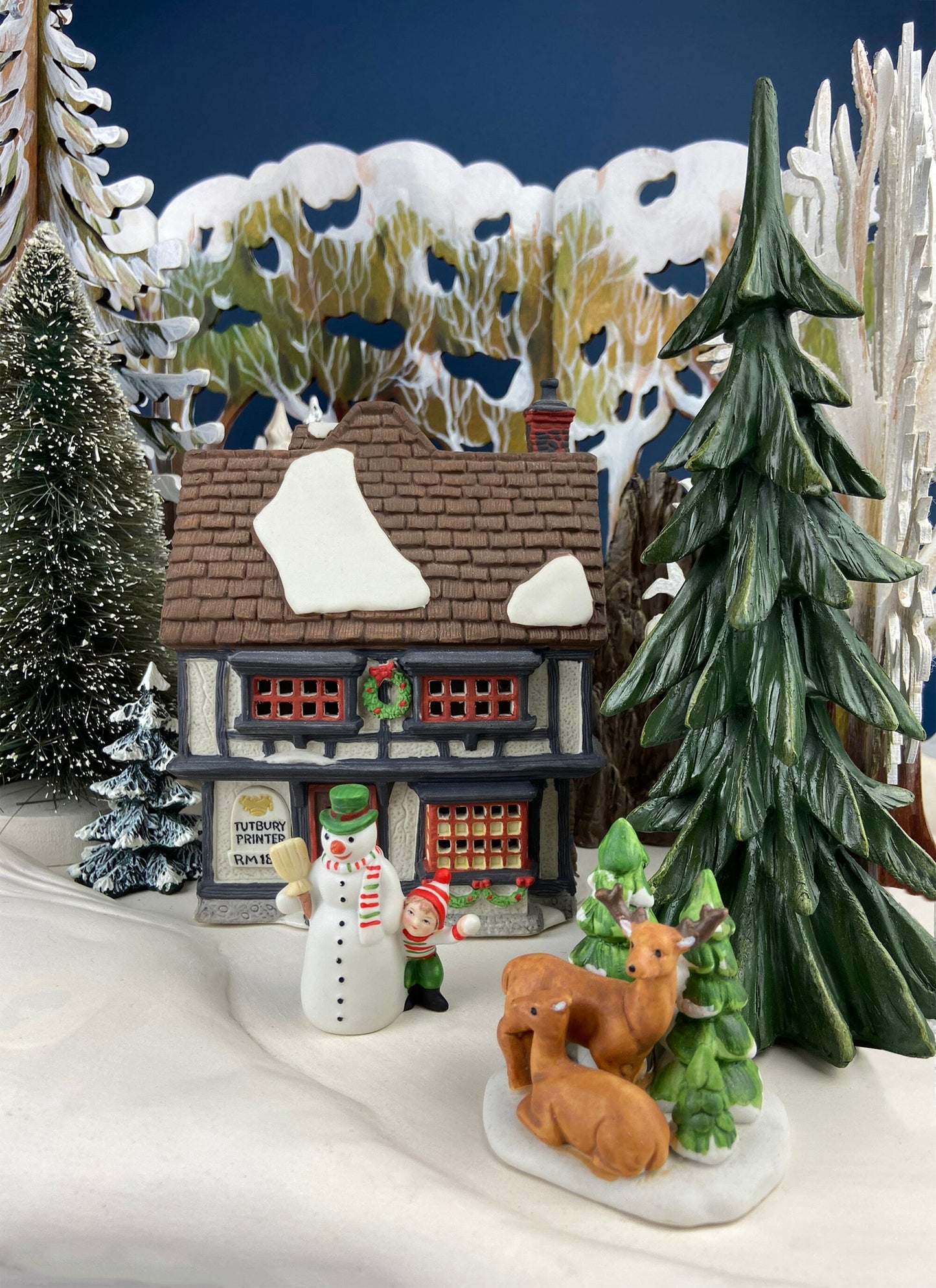 Christmas Village House by Dept 56.  Illuminated Public House. Sweets. Dickens Village Series. Made in Taiwan. Christmas Village/Diorama.