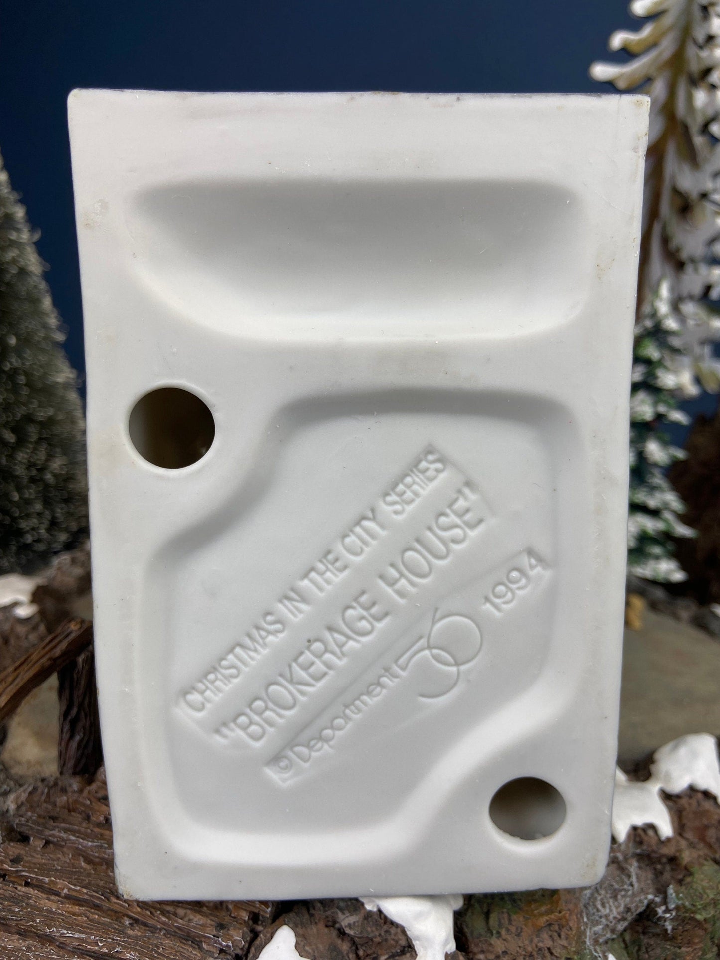 Christmas Village House by Department 56. Illuminated Brokerage House/Stock Exchange. Christmas in the City Series.