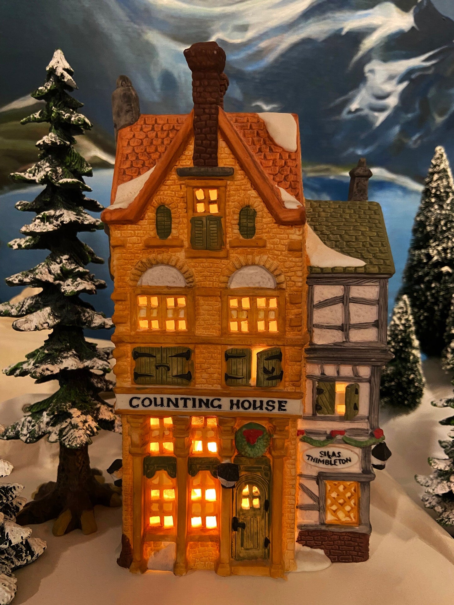 Christmas Village House by Dept 56.  Illuminated Counting House. Silas Thimbleton. Barrister. Dickens Village Series.  Christmas Diorama.