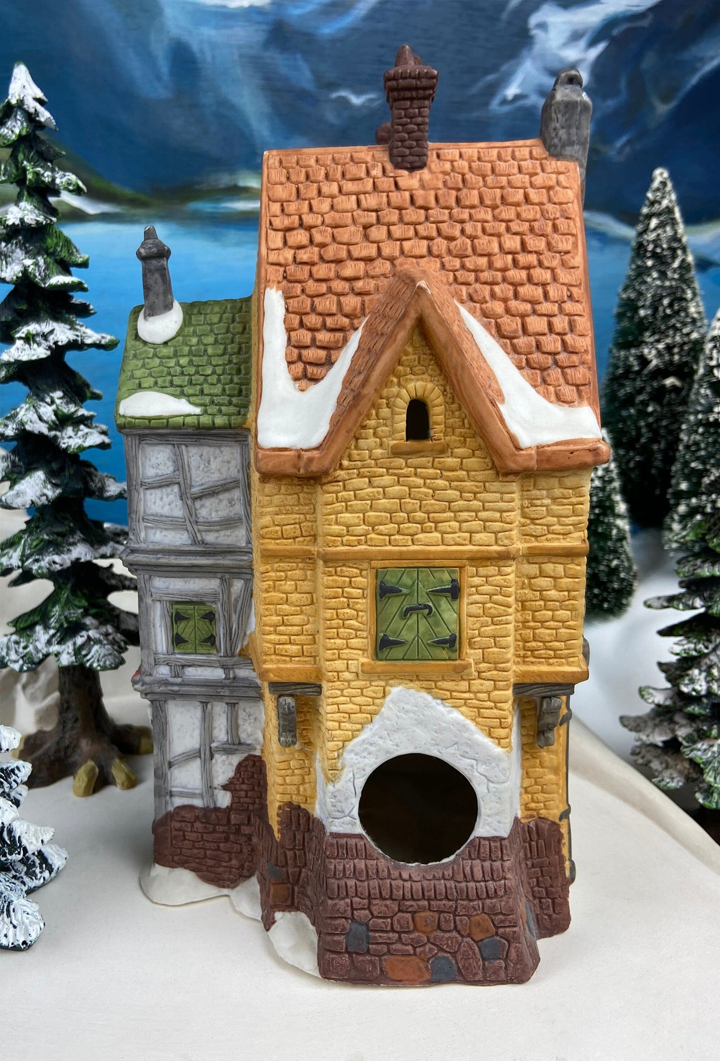 Christmas Village House by Dept 56.  Illuminated Counting House. Silas Thimbleton. Barrister. Dickens Village Series.  Christmas Diorama.