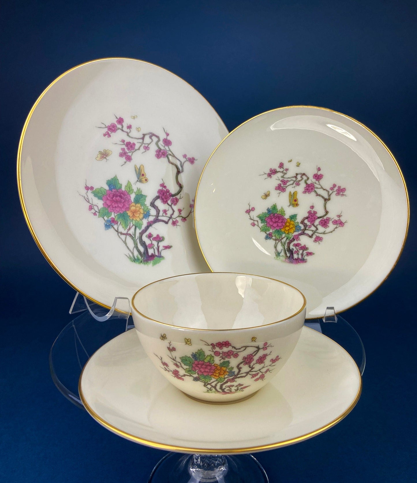 Lenox Tea Cup & Saucer. Creamy White with Gold Rim Tea or Coffee Set. Olympia by Lenox. Porcelain Made in the USA.