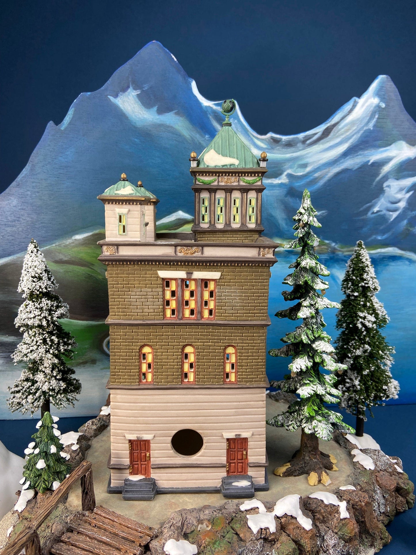 The City Globe Publishing by Department 56.  Illuminated Christmas Village House. Christmas in the City Series. Hand-Painted Porcelain.