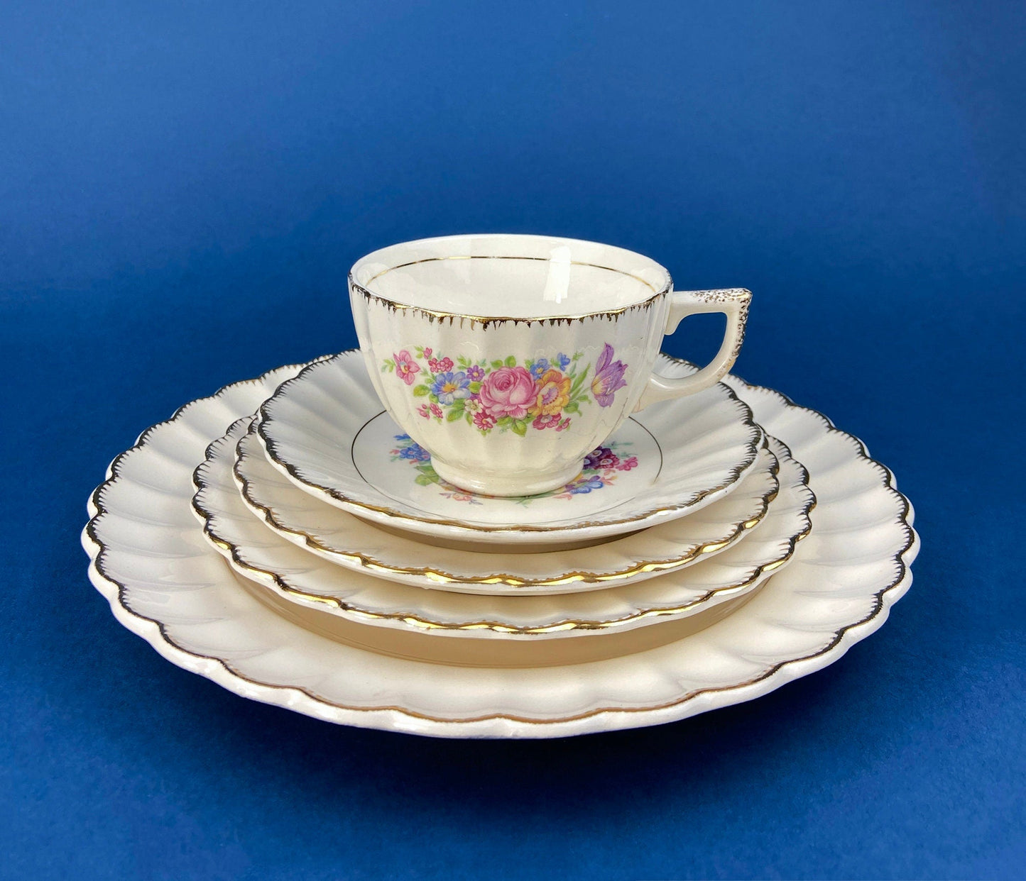 Vintage Dish Set. Leigh Wake by Leigh Potters. Set of 4 Placements: Dinner, Salad Plates, Soup, Salad Bowls, One Serving Dish & Teacups.