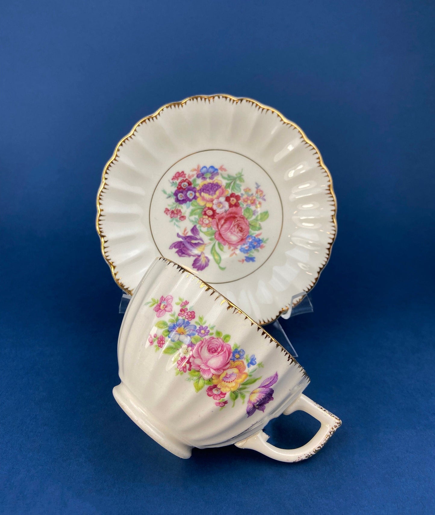 Vintage Dish Set. Leigh Wake by Leigh Potters. Set of 4 Placements: Dinner, Salad Plates, Soup, Salad Bowls, One Serving Dish & Teacups.