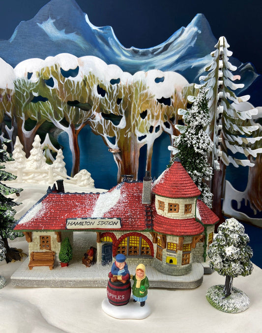 Lemax Train Station. Porcelain Hamilton Train Station. Illuminated Lemax, Christmas Village House. Holiday Decor.