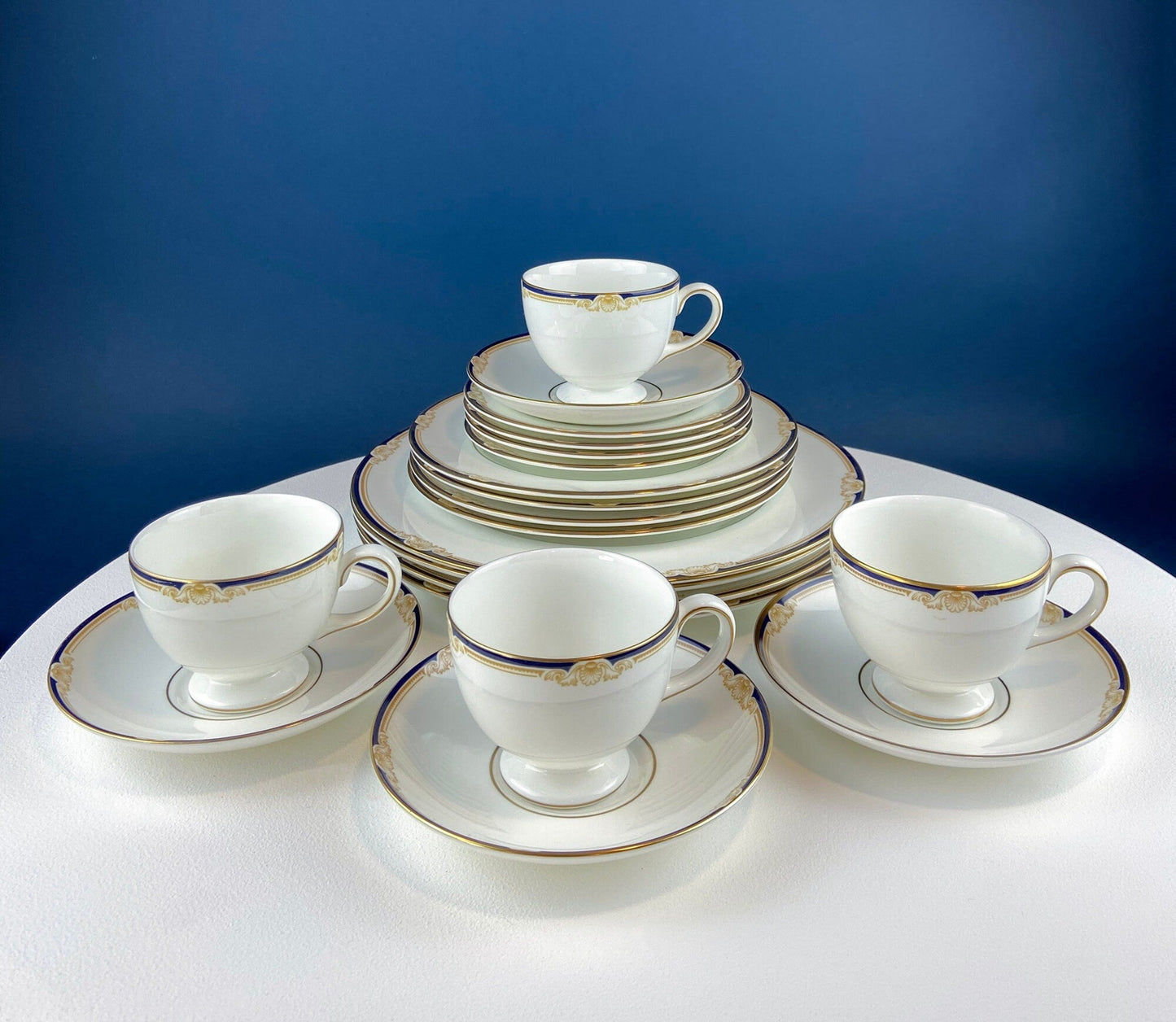 Wedgewood Cavendish Classic Dinnerware Set. 4 Settings: Dinner, Salad, Dessert or Bread Plates, Cups, and Saucers. 20-piece China.