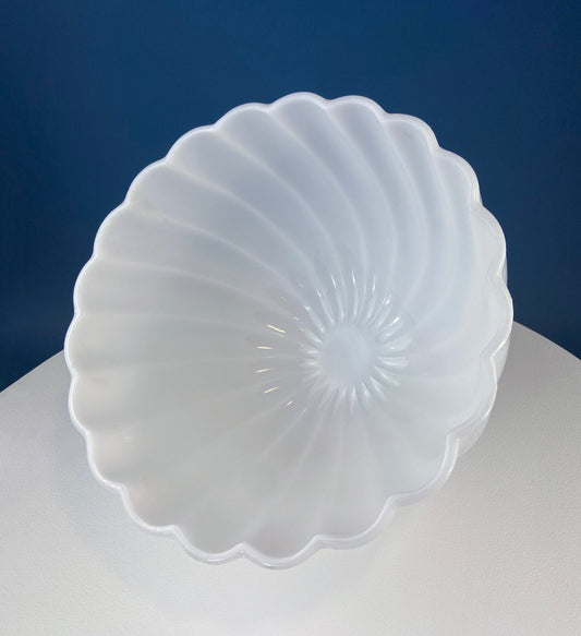 Extra Large Very Deep Salad Bowl. Shell Shaped Milk Glass Serving Bowl. White Table Centerpiece. Modern Farmhouse. Cottagecore. Wedding.