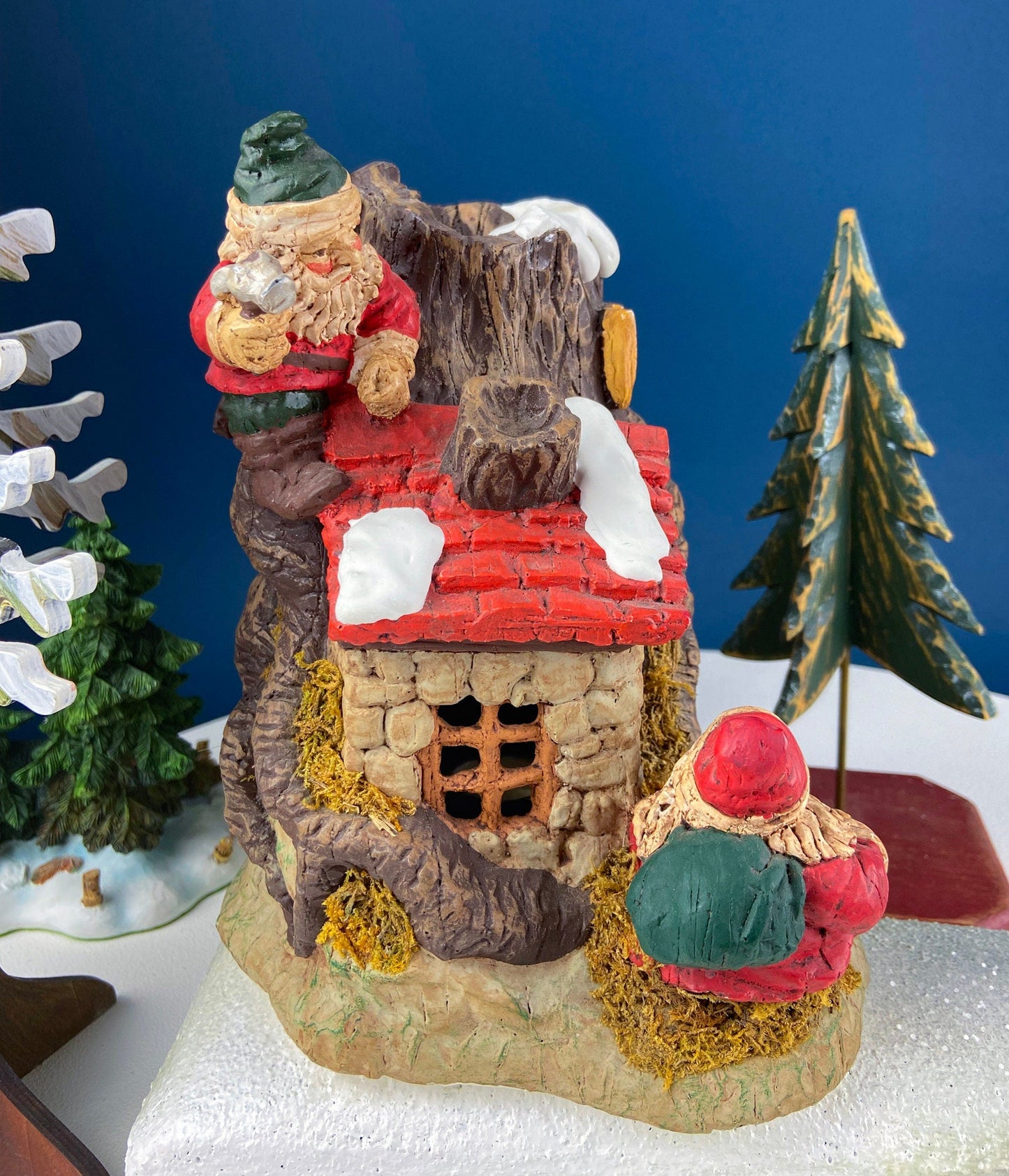 Christmas Village Dwarf's House with Light Kit