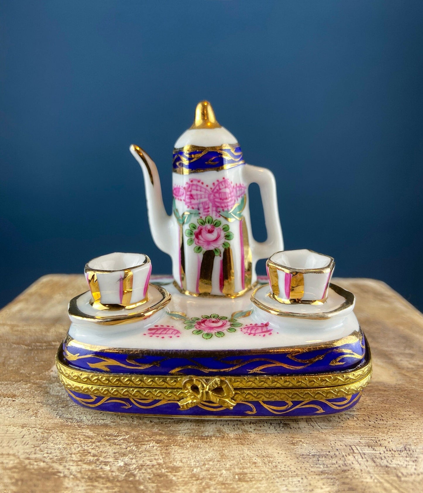 Loveseat Miniature Porcelain Limoges Box. Highly Collectible Pill, Trinket, Ring Box. Gift for Him or Her Couch Potato Partner Couple.