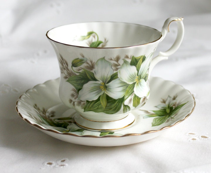 Teacup with Saucer by Royal Albert, England. Hand Painted Trillium. Beautiful Shape and of Handle. Dining Room Decor. Gift for Her.