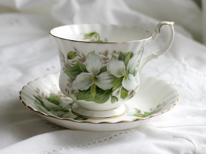Teacup with Saucer by Royal Albert, England. Hand Painted Trillium. Beautiful Shape and of Handle. Dining Room Decor. Gift for Her.