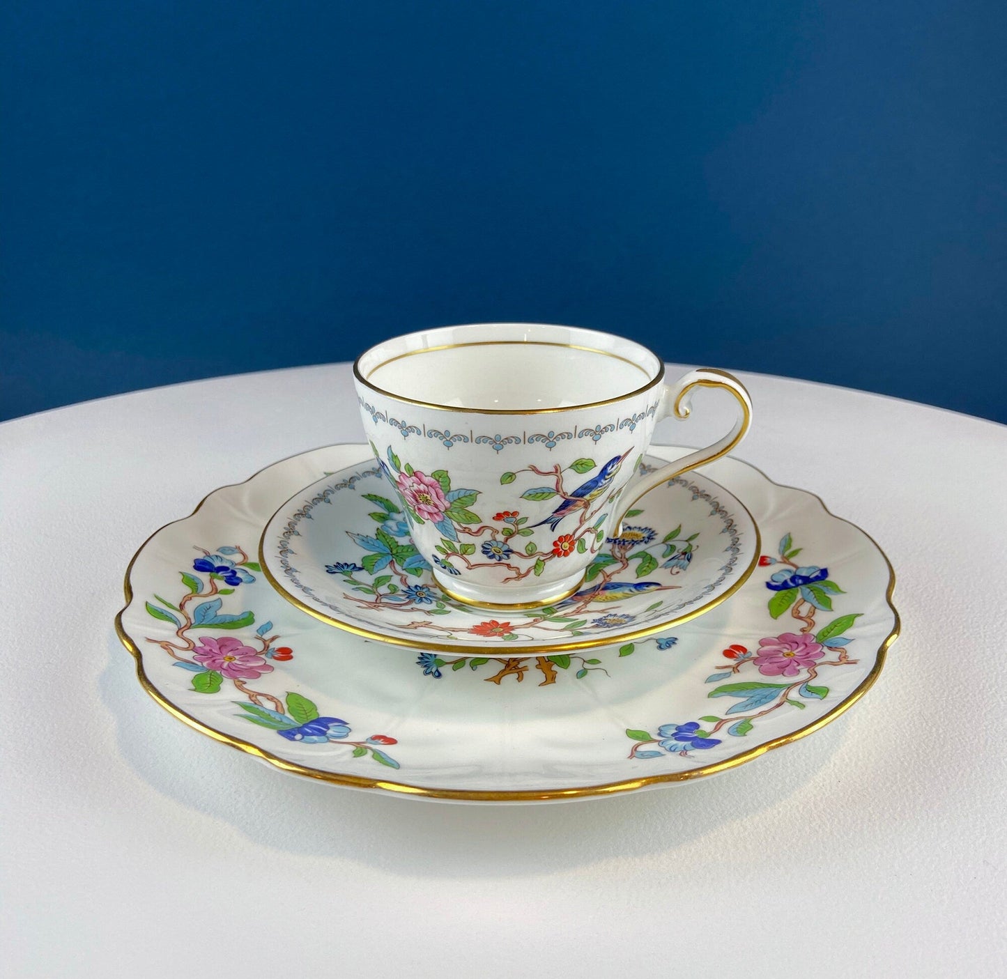 Decorative Lidded Box with Handpainted Birds. Metropolitan Museum of Art Store. After Herend's Rothschild Birds. Porcelain Storage Jar.