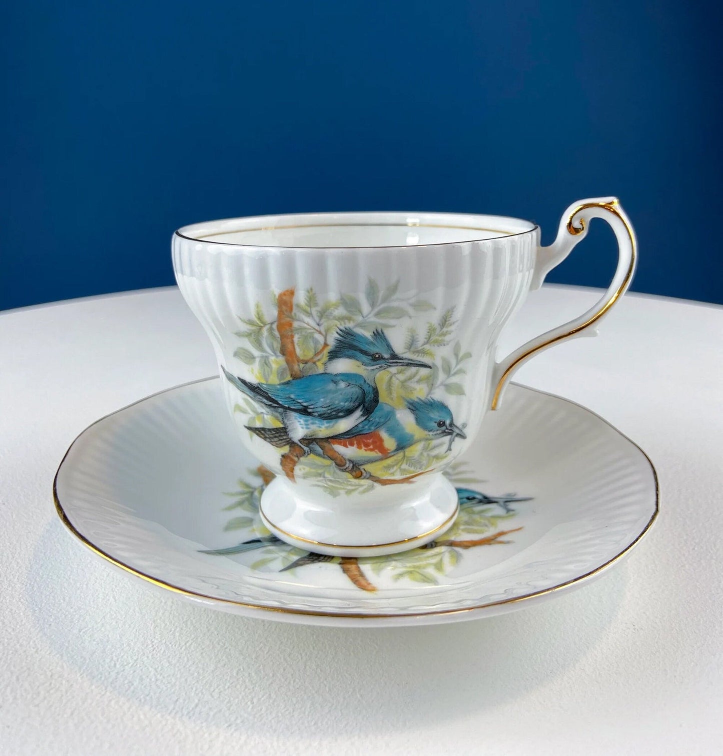 Decorative Lidded Box with Handpainted Birds. Metropolitan Museum of Art Store. After Herend's Rothschild Birds. Porcelain Storage Jar.