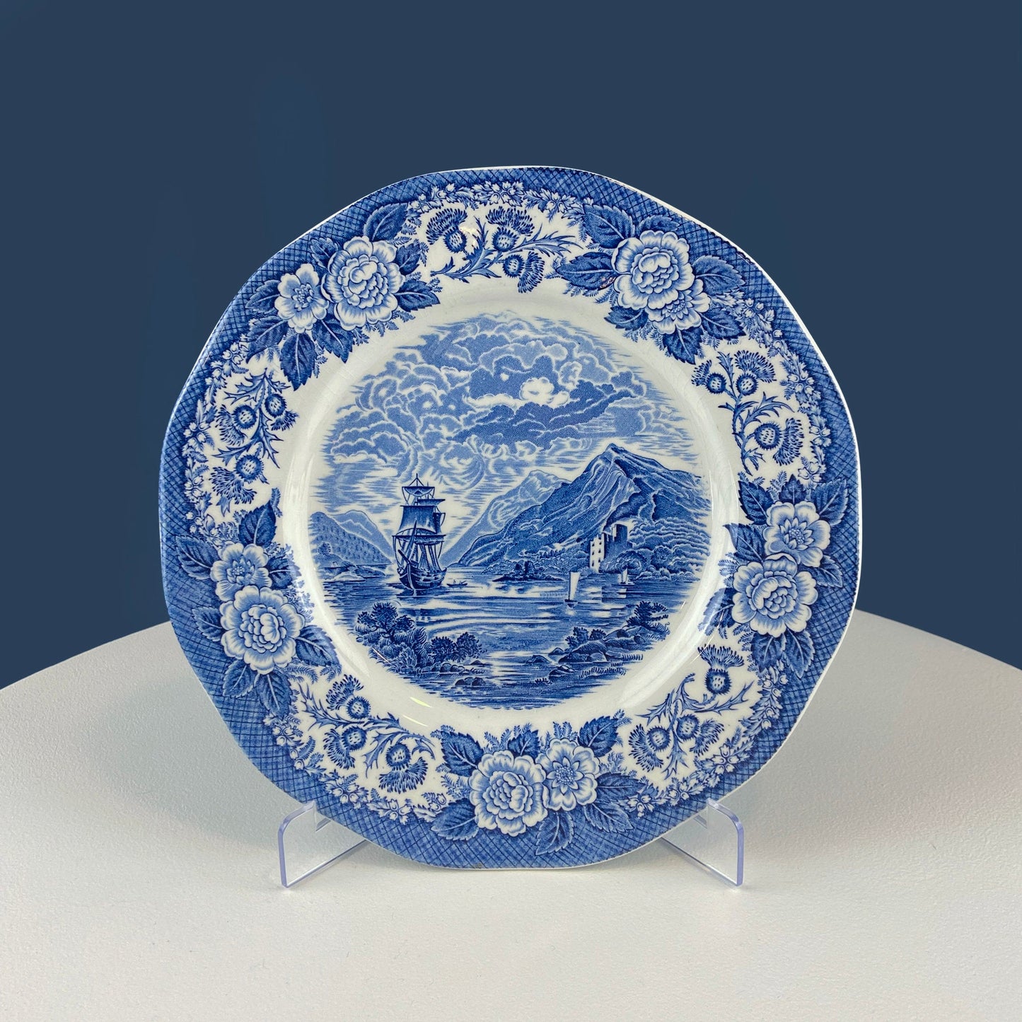 Collection of Fine English Blue White Tableware. 3 Plates & 2 Berry Bowls. Lochs of Scotland. Huddington Court. Tonquin by Mott. Rustic Home