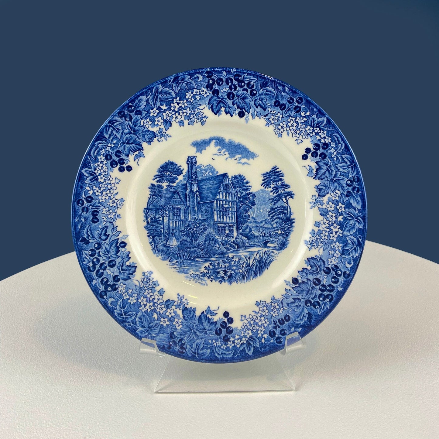 Collection of Fine English Blue White Tableware. 3 Plates & 2 Berry Bowls. Lochs of Scotland. Huddington Court. Tonquin by Mott. Rustic Home