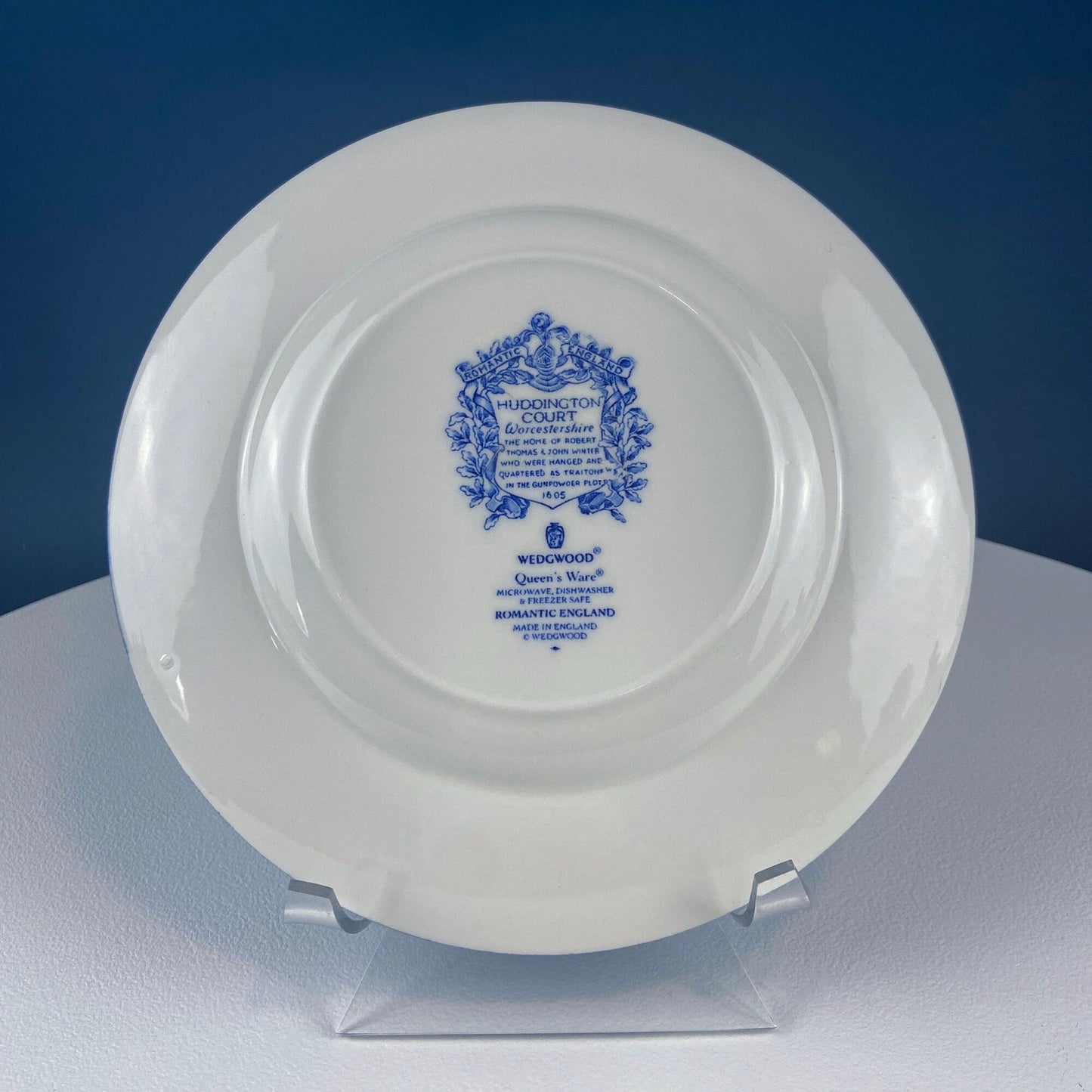 Collection of Fine English Blue White Tableware. 3 Plates & 2 Berry Bowls. Lochs of Scotland. Huddington Court. Tonquin by Mott. Rustic Home