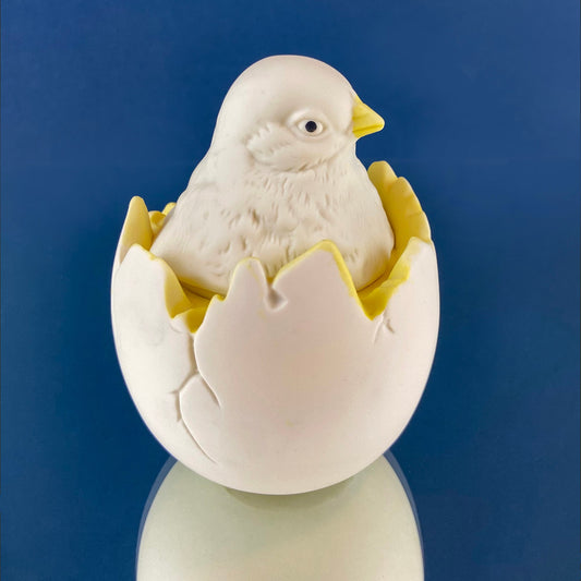 Porcelain Chick in Eggshell Jar by Dept. 56. Sugar or Storage Jar in Shape of Cute Yellow Baby Bird Hatching. Modern Farmhouse. Baby Shower.